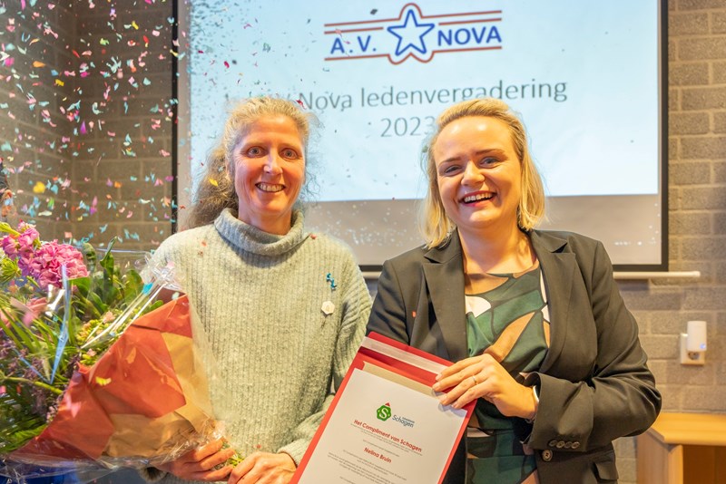 Nelina Bruin en Wethouder Puck de Nijs-Visser